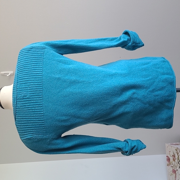 H&M Sweater - Picture 4 of 6